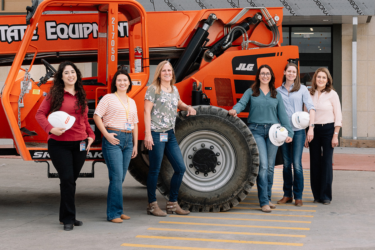 Building Partnerships While Building Communities San Antonio Woman