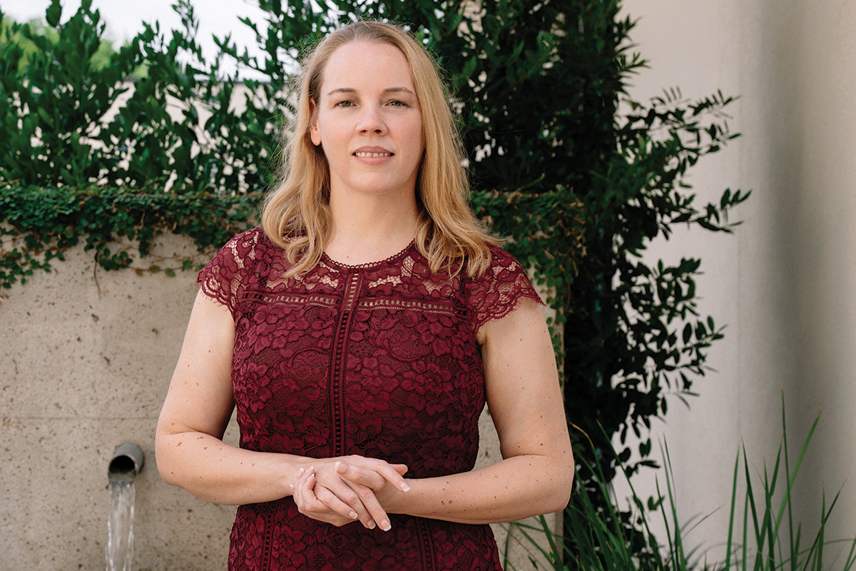 Dossier 7to7 Dr Tiffany Winburnjpg Female, blonde, burgundy dress